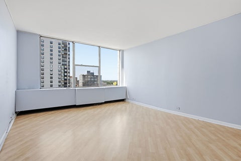 Tiny photo for 5757 N Sheridan Road #19D, Chicago, IL 60660 (MLS # 12718565)