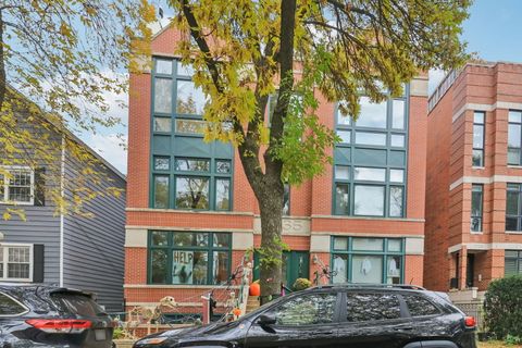 Photo of 2735 N Kenmore Avenue #2S, Chicago, IL 60614 (MLS # 12499524)