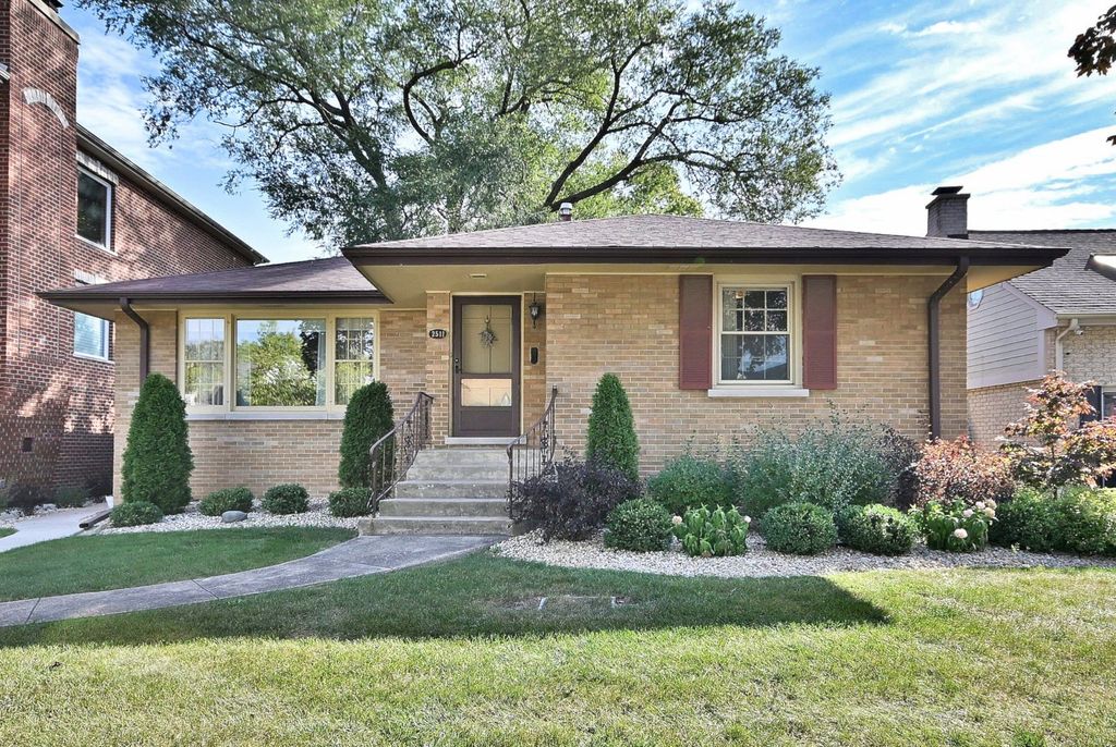 Photo for 2511 Rhodes Avenue, River Grove, IL 60171 (MLS # 12488281)