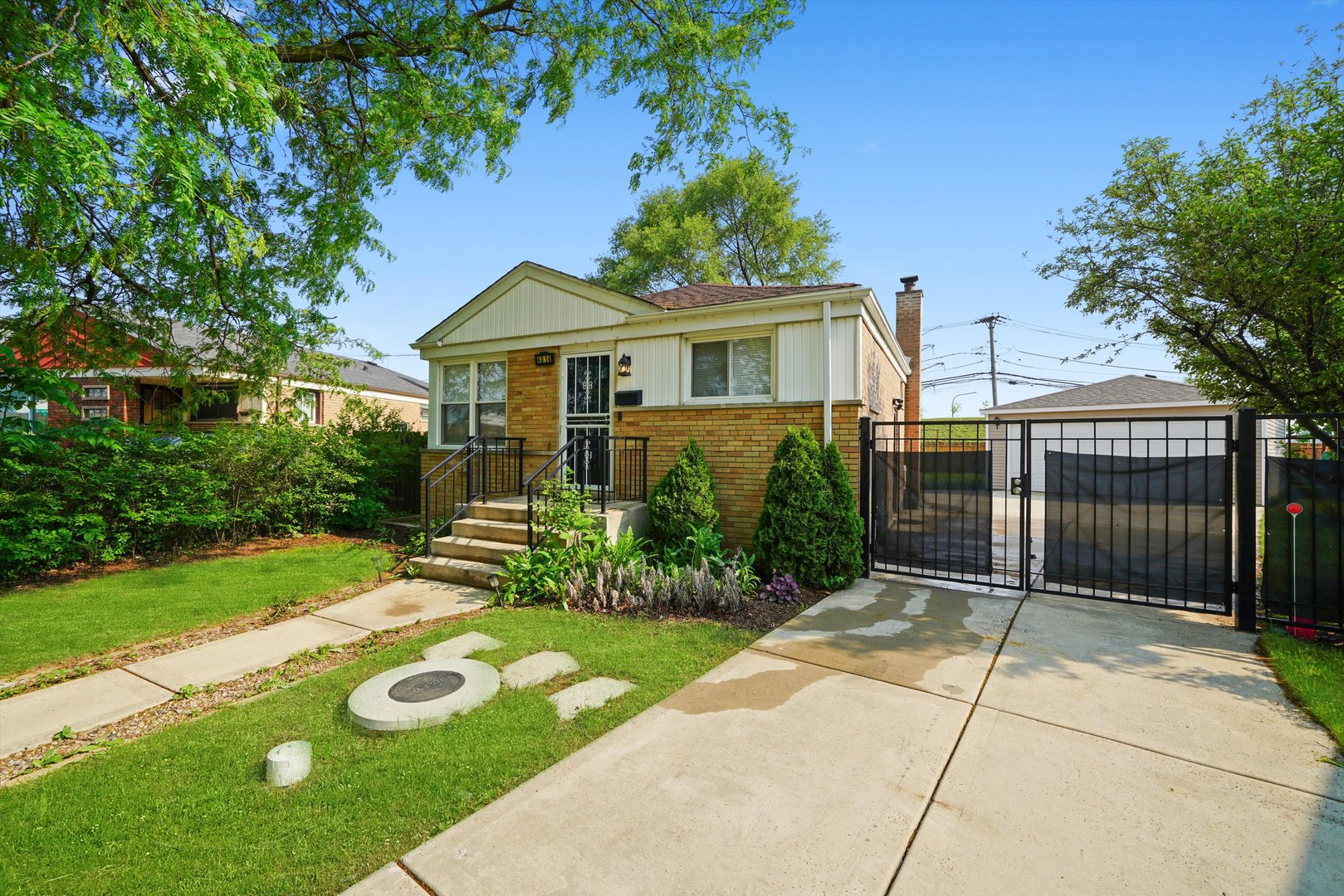 4014 W 77th Place