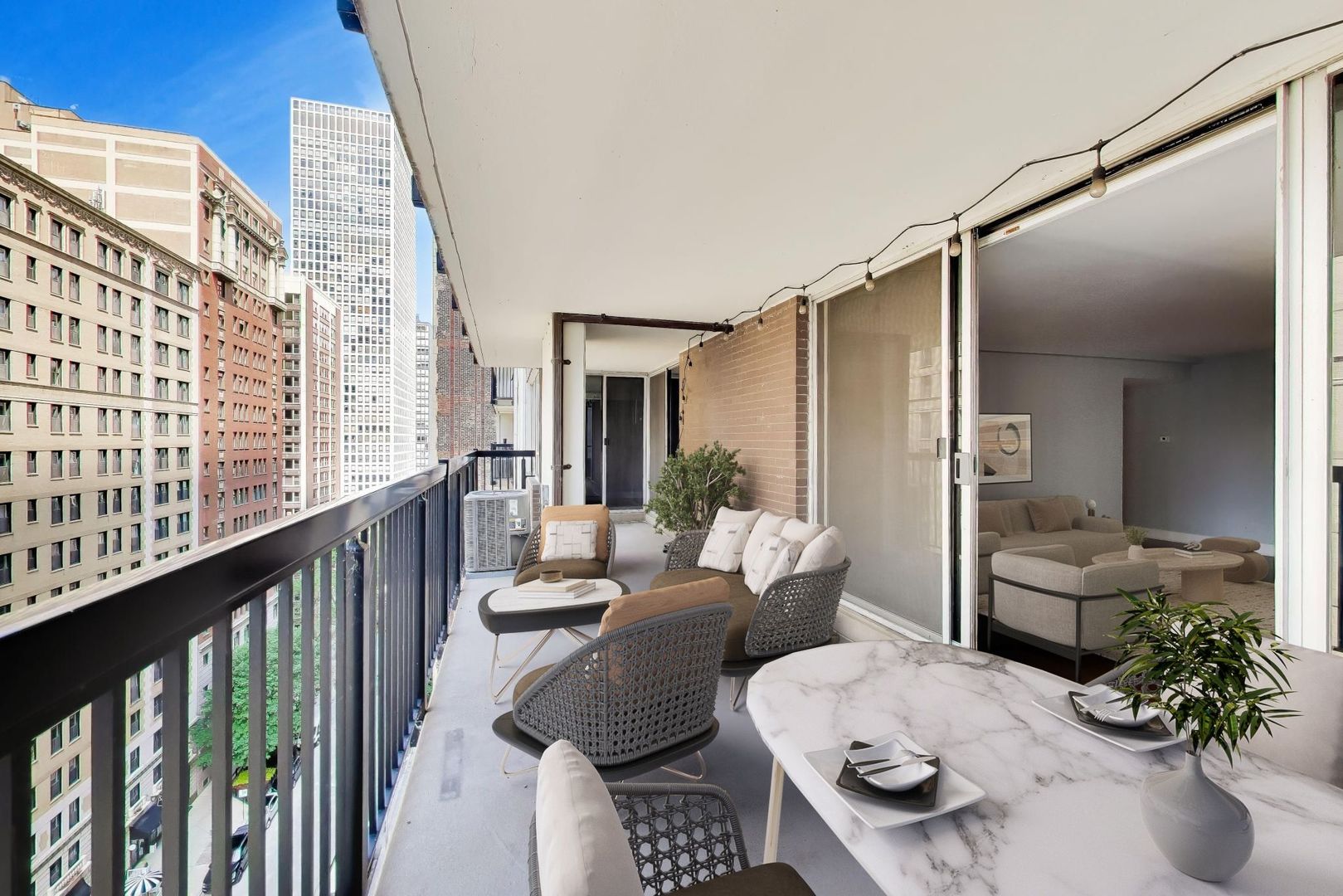 201 E Chestnut Street 14A