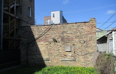Tiny photo for 2928 N Sacramento Avenue, Chicago, IL 60618 (MLS # 12473045)