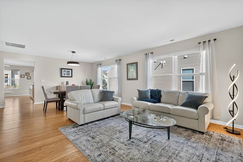 Tiny photo for 3162 Eastbank Circle, Mundelein, IL 60060 (MLS # 12479057)