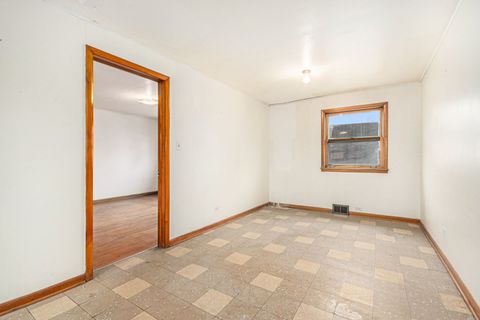 Tiny photo for 5232 S Lotus Avenue, Chicago, IL 60638 (MLS # 12585799)