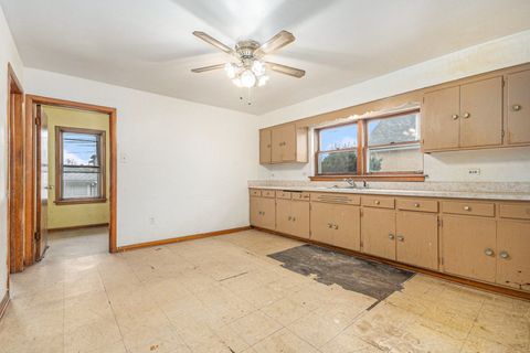 Tiny photo for 5232 S Lotus Avenue, Chicago, IL 60638 (MLS # 12585799)