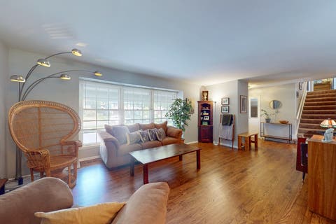 Tiny photo for 315 E Reseda Parkway, Palatine, IL 60067 (MLS # 12720525)