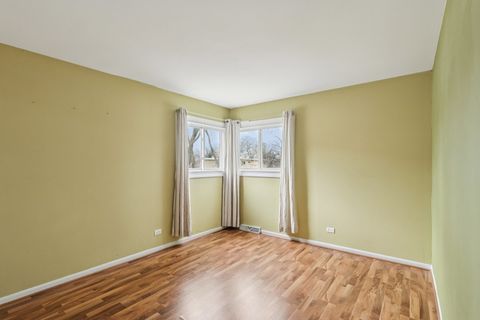 Tiny photo for 9408 Noel Avenue, Des Plaines, IL 60016 (MLS # 12605004)