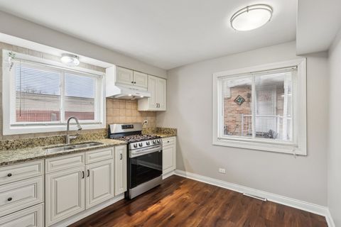 Tiny photo for 9408 Noel Avenue, Des Plaines, IL 60016 (MLS # 12605004)