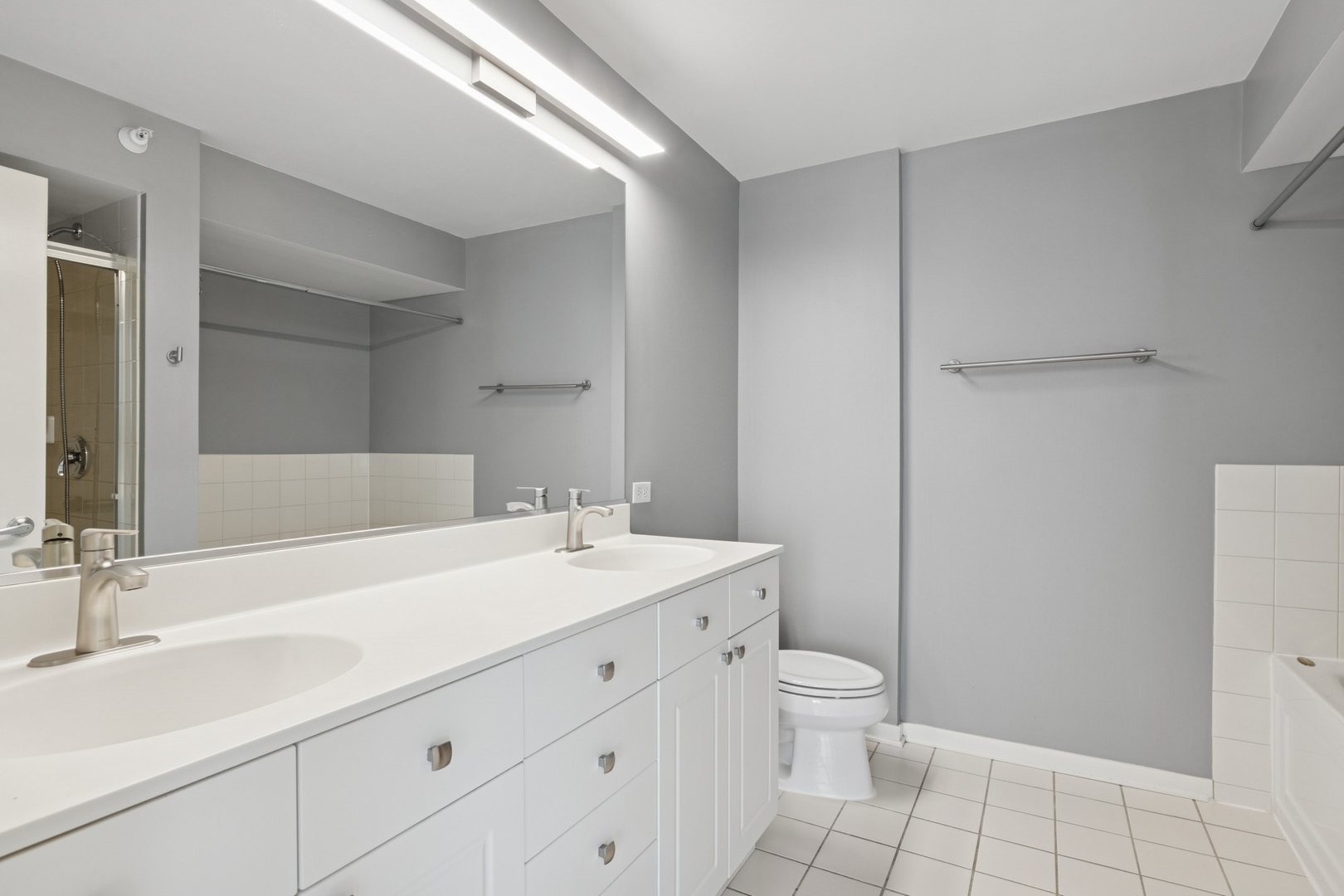 Evanston, Illinois 60201, United States, 3 Bedrooms Bedrooms, ,2 BathroomsBathrooms,Residential,Active,157361