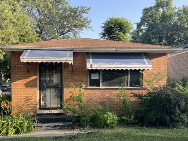 1701 W 75th Place