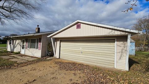 Tiny photo for 1702 Oak Grove Avenue, Sterling, IL 61081 (MLS # 12579996)