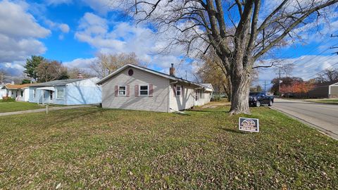 Tiny photo for 1702 Oak Grove Avenue, Sterling, IL 61081 (MLS # 12579996)
