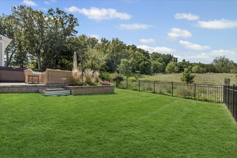 Tiny photo for 1045 Sugar Maple Drive, Crystal Lake, IL 60012 (MLS # 12657574)