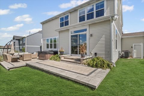 Tiny photo for 1045 Sugar Maple Drive, Crystal Lake, IL 60012 (MLS # 12657574)