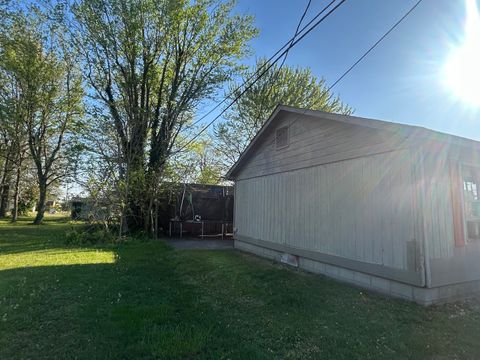 Tiny photo for 908 E 7th Street, Metropolis, IL 62960 (MLS # 12625899)