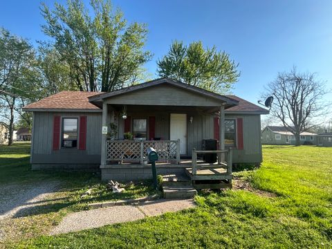 Photo of 908 E 7th Street, Metropolis, IL 62960 (MLS # 12625899)
