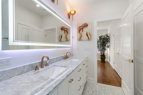 Tiny photo for 424 E Maple Avenue, La Grange, IL 60525 (MLS # 12572539)