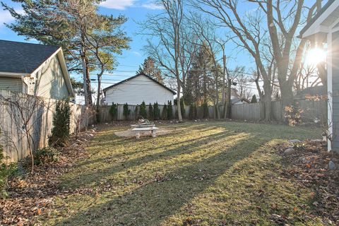 Tiny photo for 424 E Maple Avenue, La Grange, IL 60525 (MLS # 12572539)