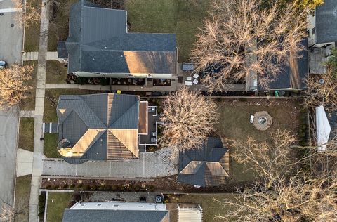 Tiny photo for 424 E Maple Avenue, La Grange, IL 60525 (MLS # 12572539)
