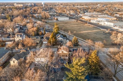 Tiny photo for 424 E Maple Avenue, La Grange, IL 60525 (MLS # 12572539)