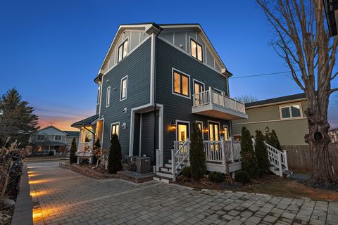 Tiny photo for 424 E Maple Avenue, La Grange, IL 60525 (MLS # 12572539)