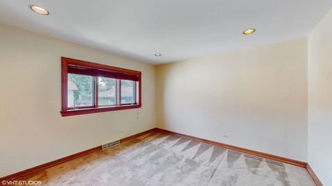 Tiny photo for 270 W Fremont Avenue, Elmhurst, IL 60126 (MLS # 12441773)