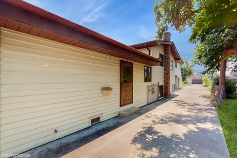 Tiny photo for 270 W Fremont Avenue, Elmhurst, IL 60126 (MLS # 12441773)