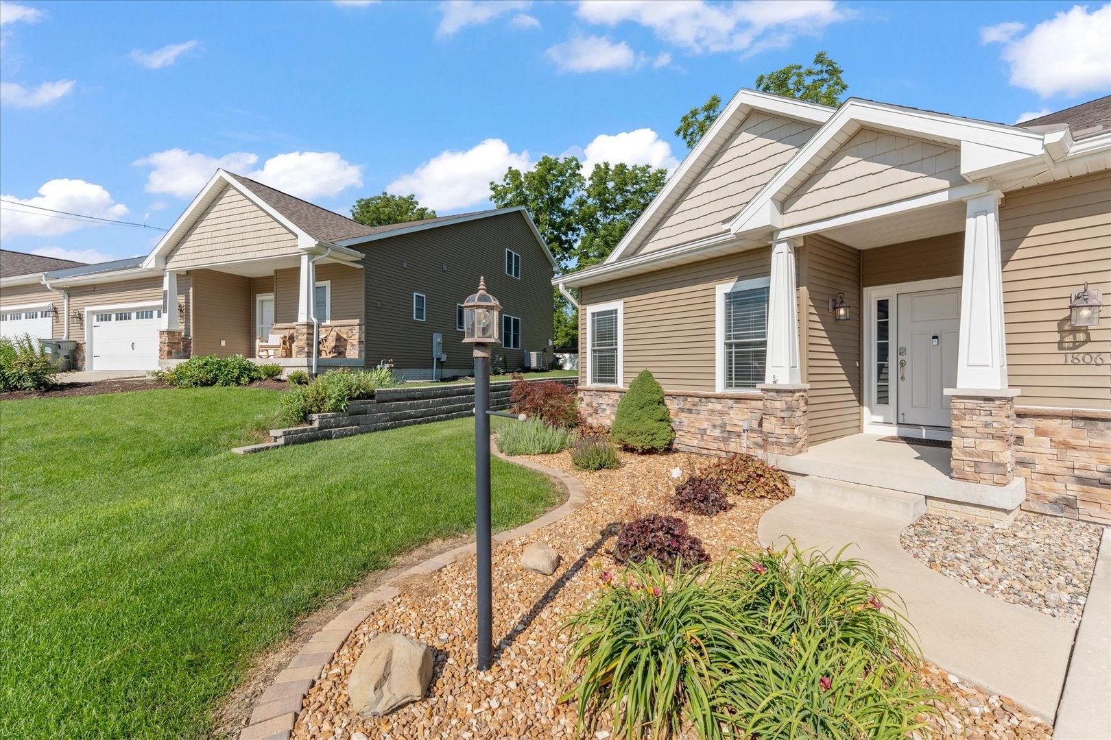 1806 Lake Ridge Court 1806