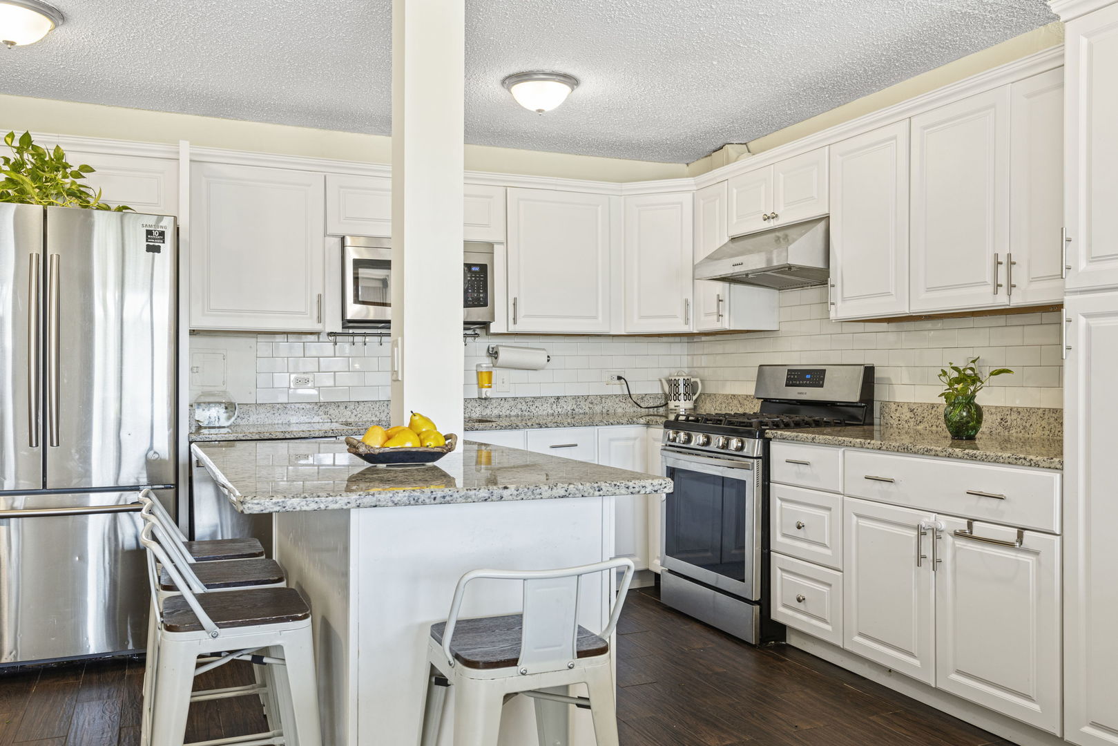 2211 S HIGHLAND Avenue 1B