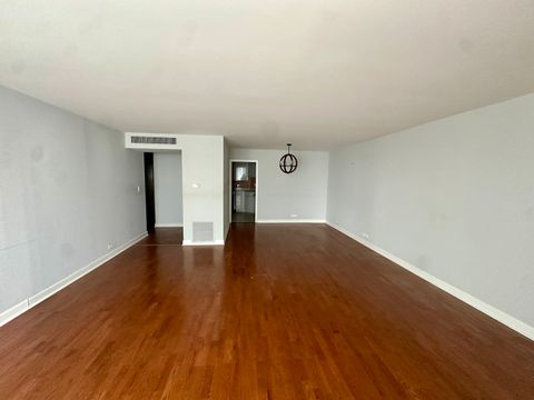 Tiny photo for 6033 N Sheridan Road #5G, Chicago, IL 60660 (MLS # 12542655)
