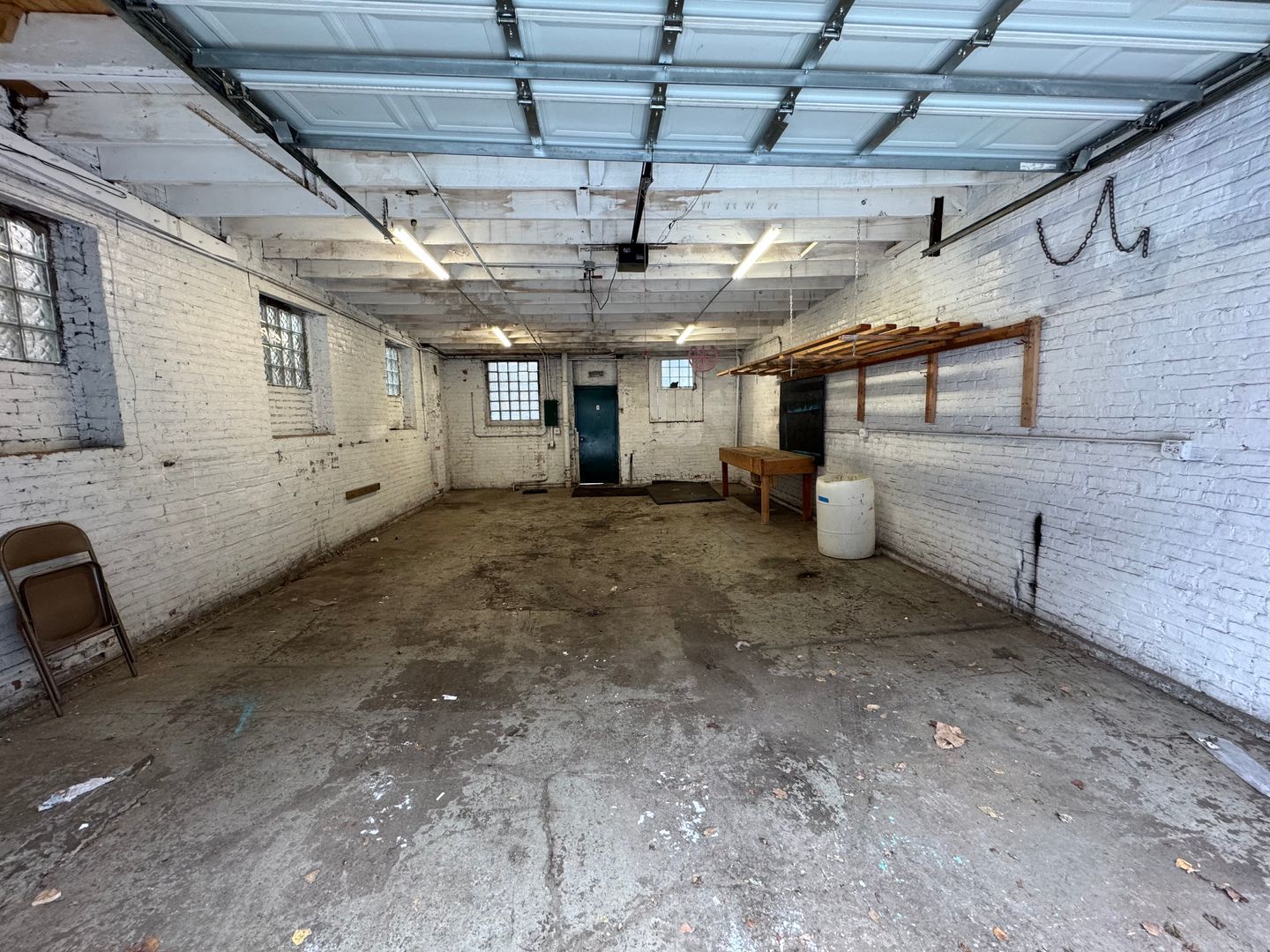 1450 W 18th Street GARAGE