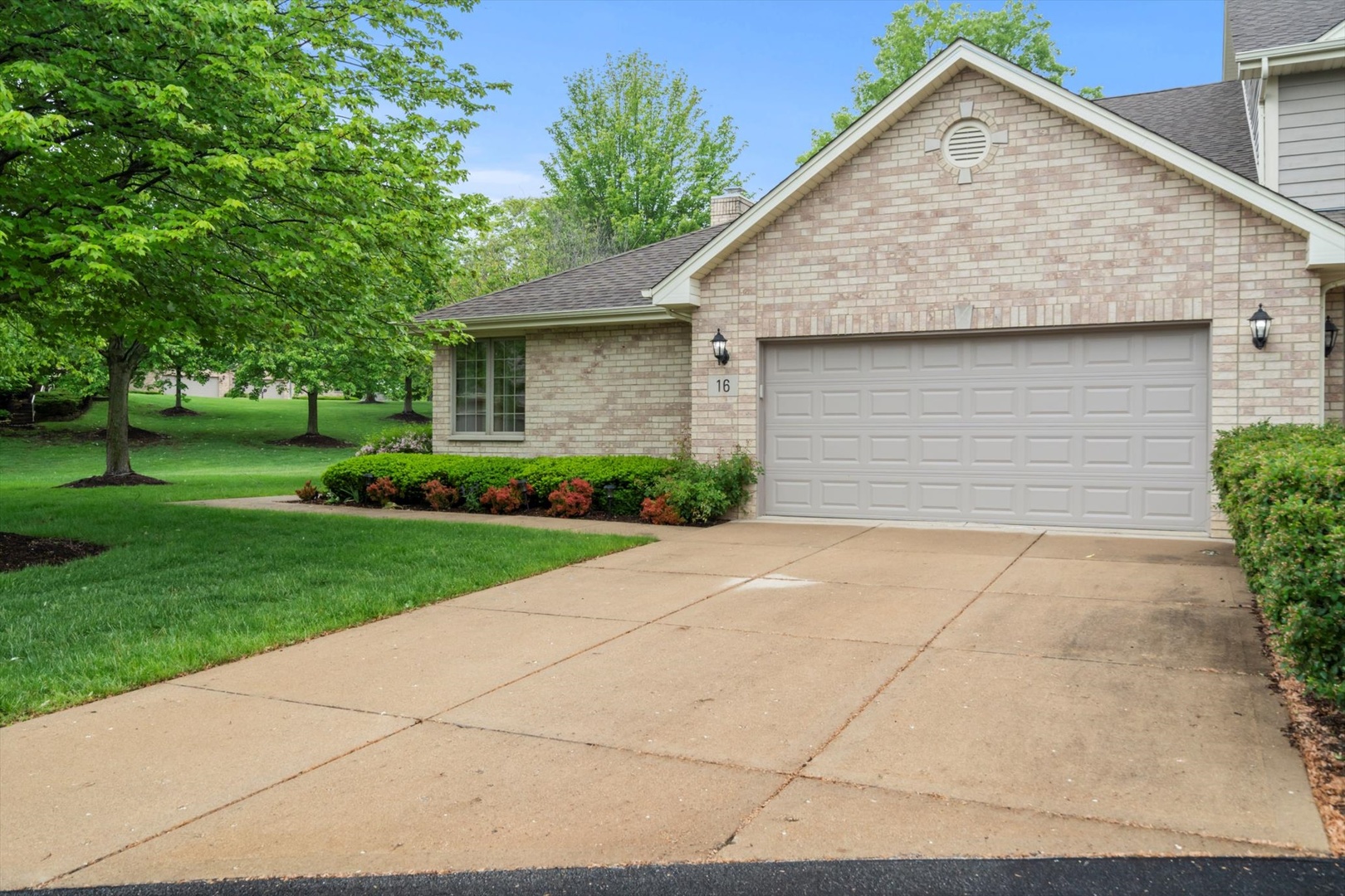 16 Pine Needles Drive