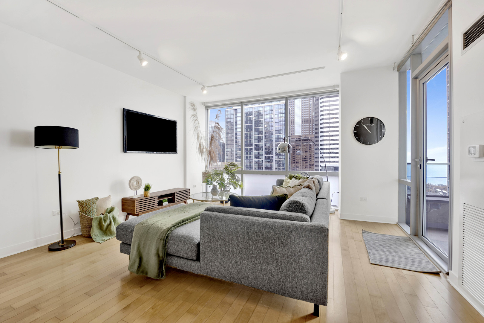 8 E Randolph Street 2502