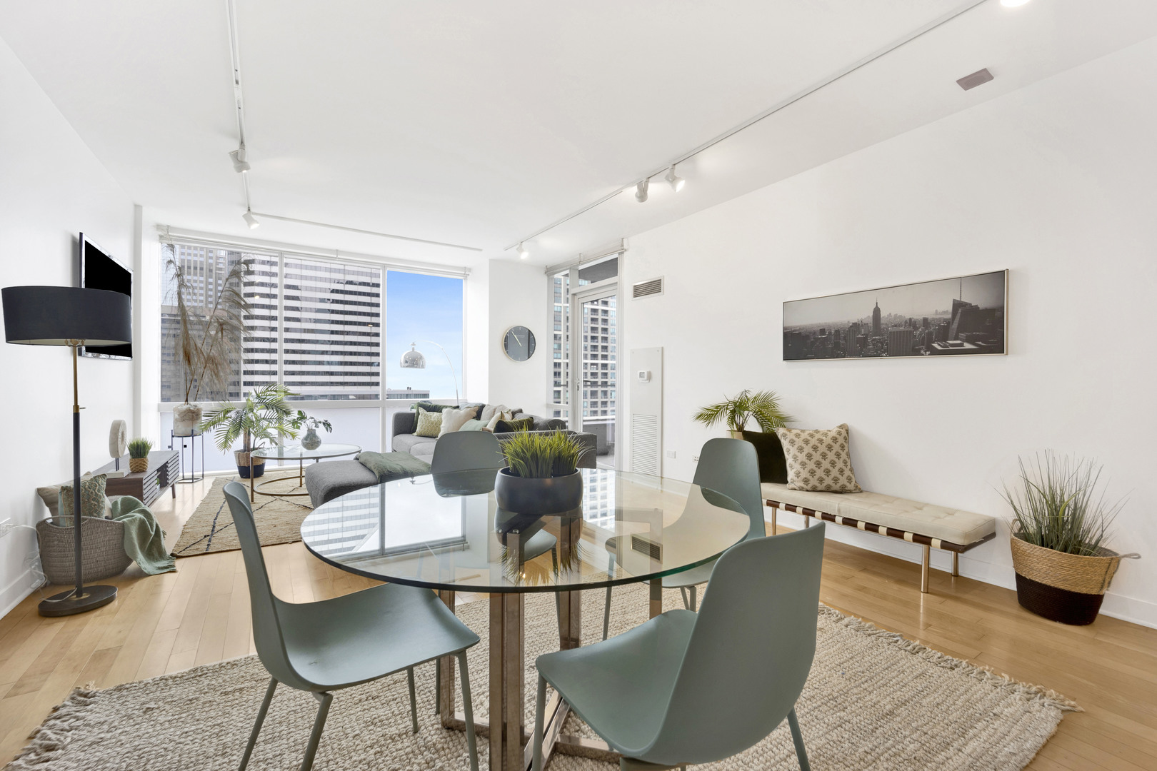 8 E Randolph Street 2502