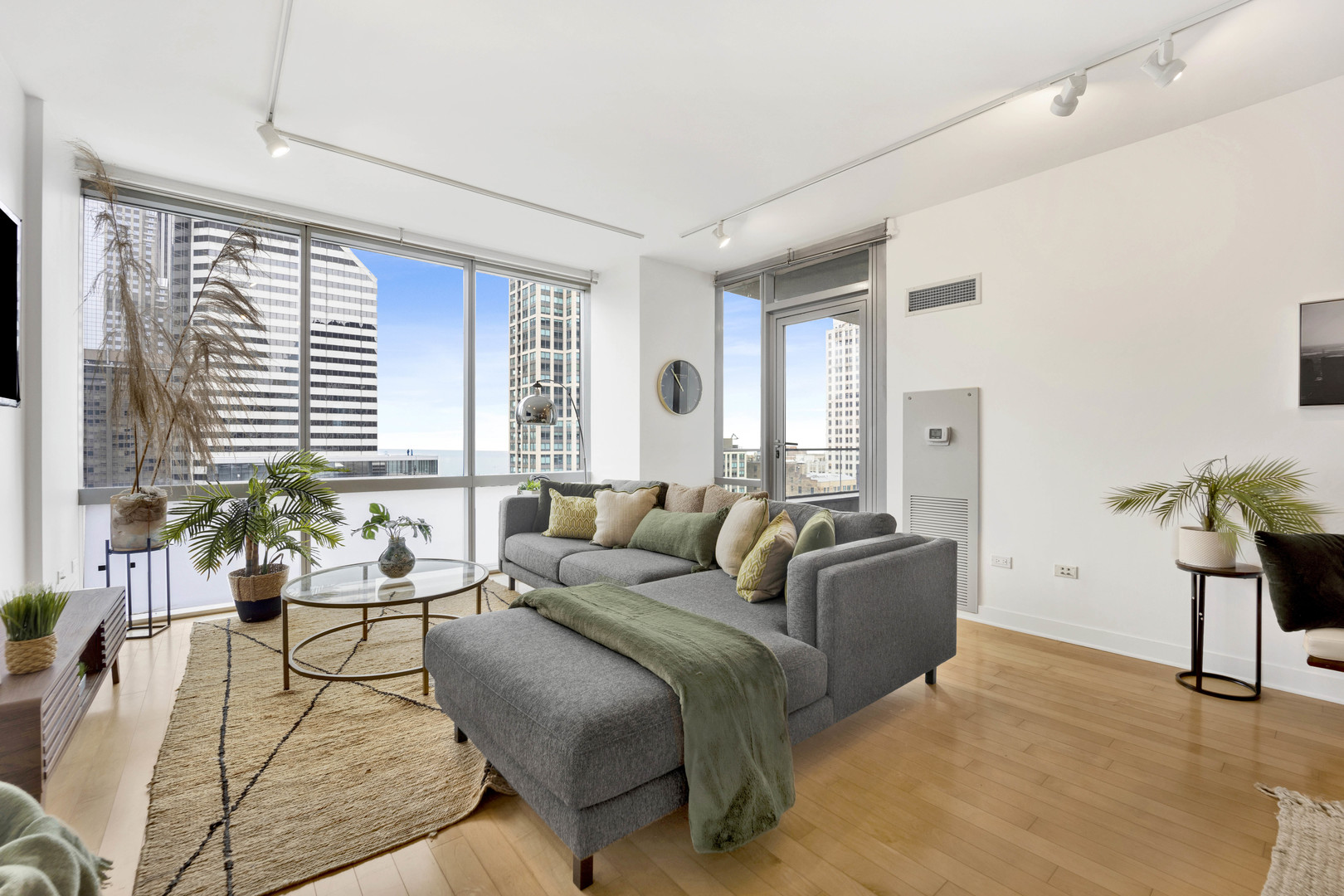 8 E Randolph Street 2502