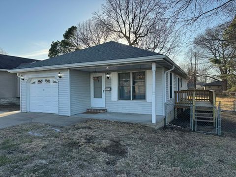 Photo of 908 N Johnson Street, Marion, IL 62959 (MLS # 12569205)