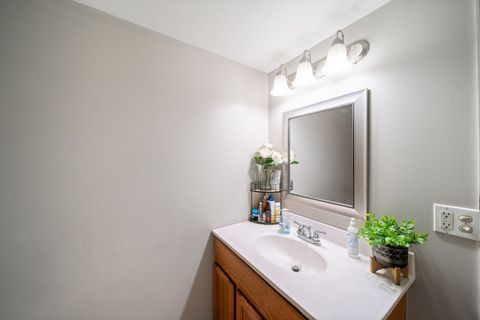 Tiny photo for 10093 W Ford Avenue, Beach Park, IL 60099 (MLS # 12587943)