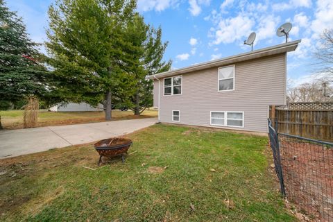 Tiny photo for 10093 W Ford Avenue, Beach Park, IL 60099 (MLS # 12587943)