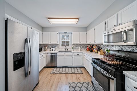 Tiny photo for 10093 W Ford Avenue, Beach Park, IL 60099 (MLS # 12587943)