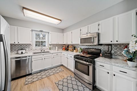 Tiny photo for 10093 W Ford Avenue, Beach Park, IL 60099 (MLS # 12587943)