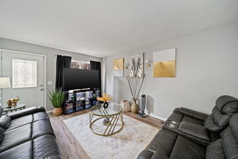 Tiny photo for 10093 W Ford Avenue, Beach Park, IL 60099 (MLS # 12587943)