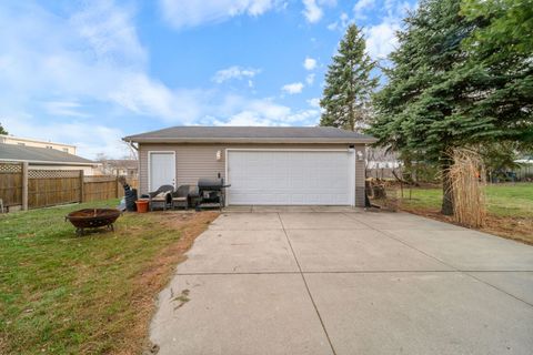 Tiny photo for 10093 W Ford Avenue, Beach Park, IL 60099 (MLS # 12587943)