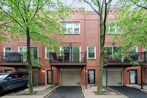 2803 N Wolcott Avenue D Chicago IL 60657