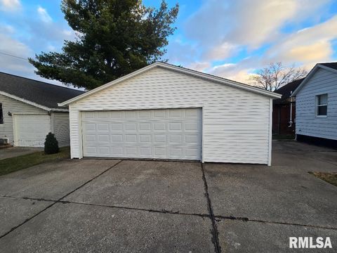 Tiny photo for 418 19TH Avenue N, Clinton, IA 52732 (MLS # QC4269700)