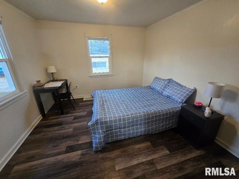 Tiny photo for 418 19TH Avenue N, Clinton, IA 52732 (MLS # QC4269700)