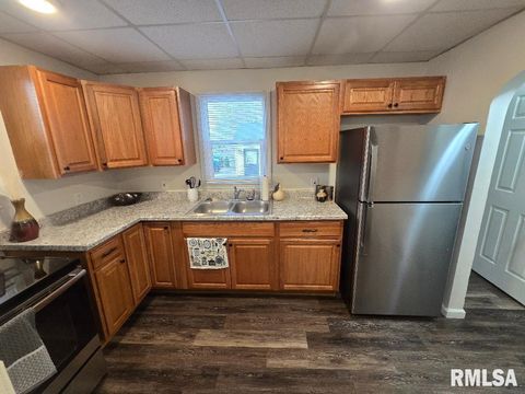 Tiny photo for 418 19TH Avenue N, Clinton, IA 52732 (MLS # QC4269700)