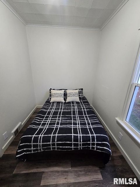 Tiny photo for 418 19TH Avenue N, Clinton, IA 52732 (MLS # QC4269700)