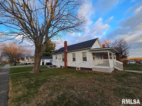 Tiny photo for 418 19TH Avenue N, Clinton, IA 52732 (MLS # QC4269700)