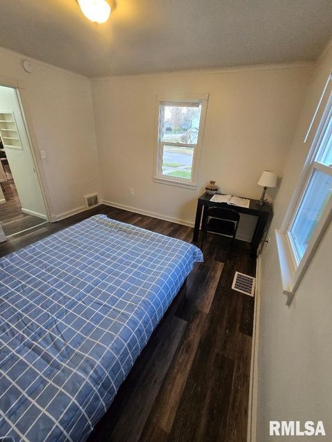 Tiny photo for 418 19TH Avenue N, Clinton, IA 52732 (MLS # QC4269700)