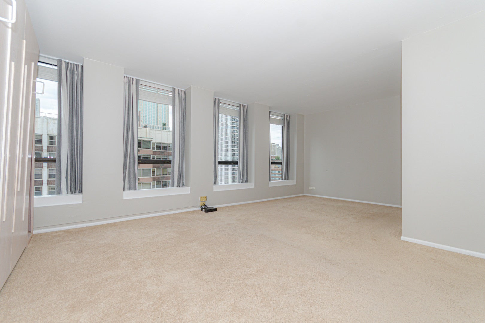 260 E CHESTNUT Street 2103